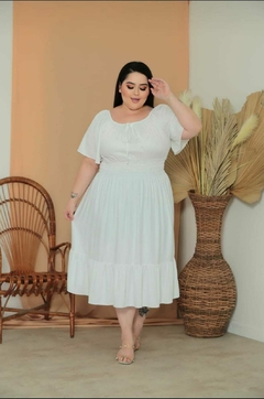 Vestido Mídi Ciganinha Plus Size Manga Flare Branco - Gabriela na internet