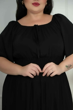 Vestido Mídi Ciganinha Plus Size Manga Flare Preto - Gabriela - comprar online