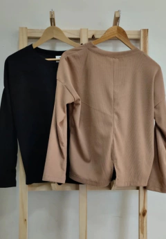 SWEATERS LUA en internet