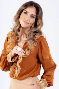 Camisa babados guipure