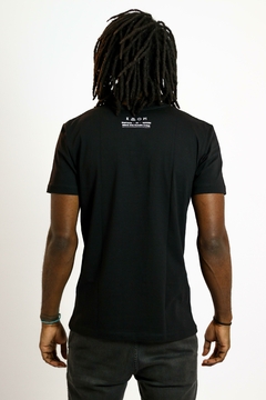 T-shirt Minimal Geométrica na internet