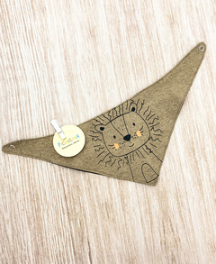 Babero Bandana León Tostado - comprar online