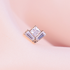 LABRET “V” CZ BAGUETTE E SQUARE TIT PVD
