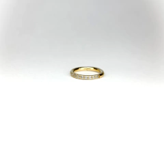 Argola Slim Cravejada com Zircônias Brancas Titânio Gold 8m - comprar online