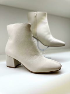 Bota Eliz Off White - comprar online