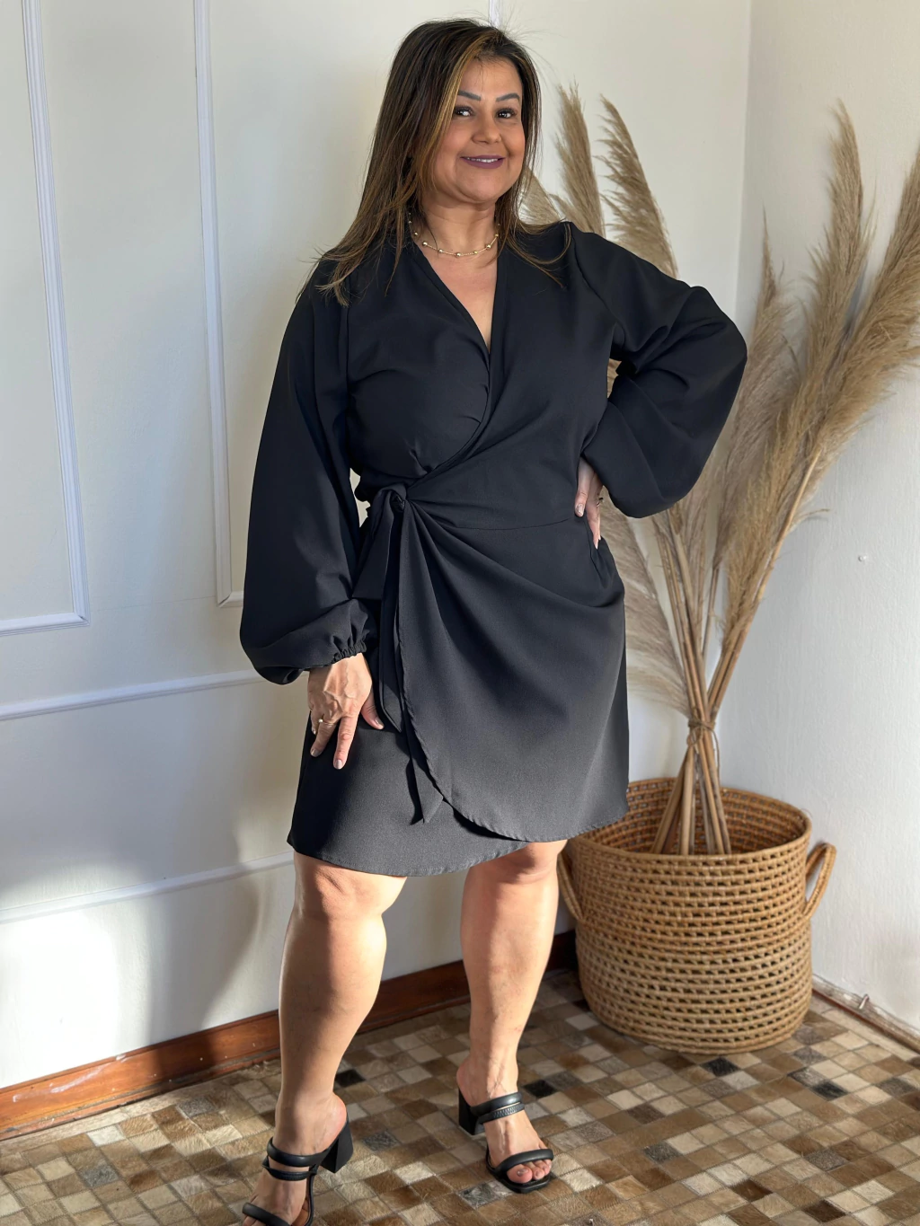 VESTIDO SIMONE CURTO CREPE M/L