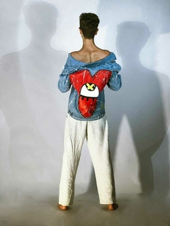 JAQUETA JEANS CORAÇÃO OVER - comprar online