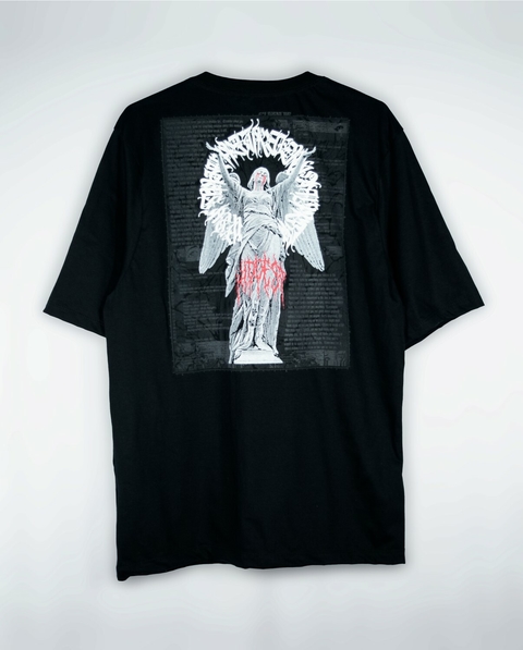 Camiseta oversized preta e amarela estampada