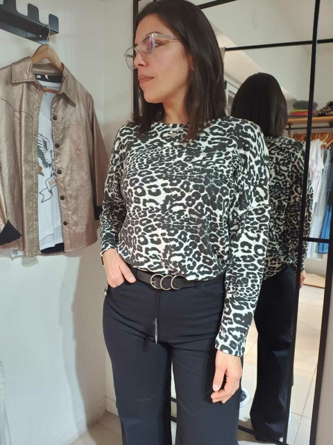 SWEATER ANIMAL PRINT GRIS - comprar online