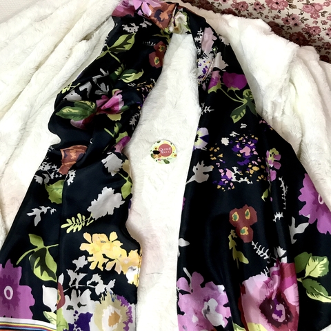 Lenço / echarpe de seda pura (100% natural) floral