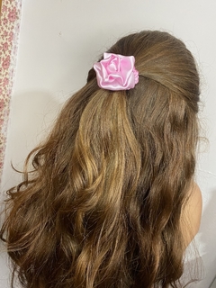 Scrunchie / xuxinha com rosa
