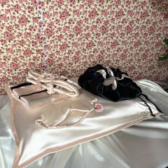 Kit com 5 peças: 2 fronhas + tapa olhos + touca Daphne + modelador de cachos e ondas fininho - comprar online