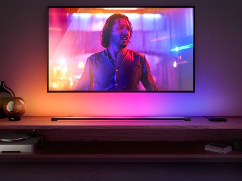 Philips Hue White & Color Ambiance Gradient Floor Signe + Philips Hue Play Gradient Light Tube Large TVs de 60" e Maiores - Loja do Jangão - InterBros