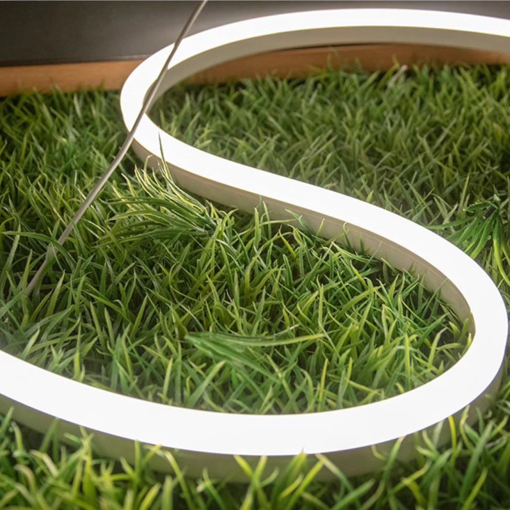 Imagem do Philips Hue White & Color Ambiance Outdoor Smart LightStrip l Fita de Led Outdoor 5 mts l 2ª Geração l + Sensor de Movimento l + 500 lumen do que a Geração Anterior l Poderoso Fluxo Luminoso 2.100 lumen l Compatível com a Alexa, Apple Homekit & Google Assistant | Requer Hue Bridge