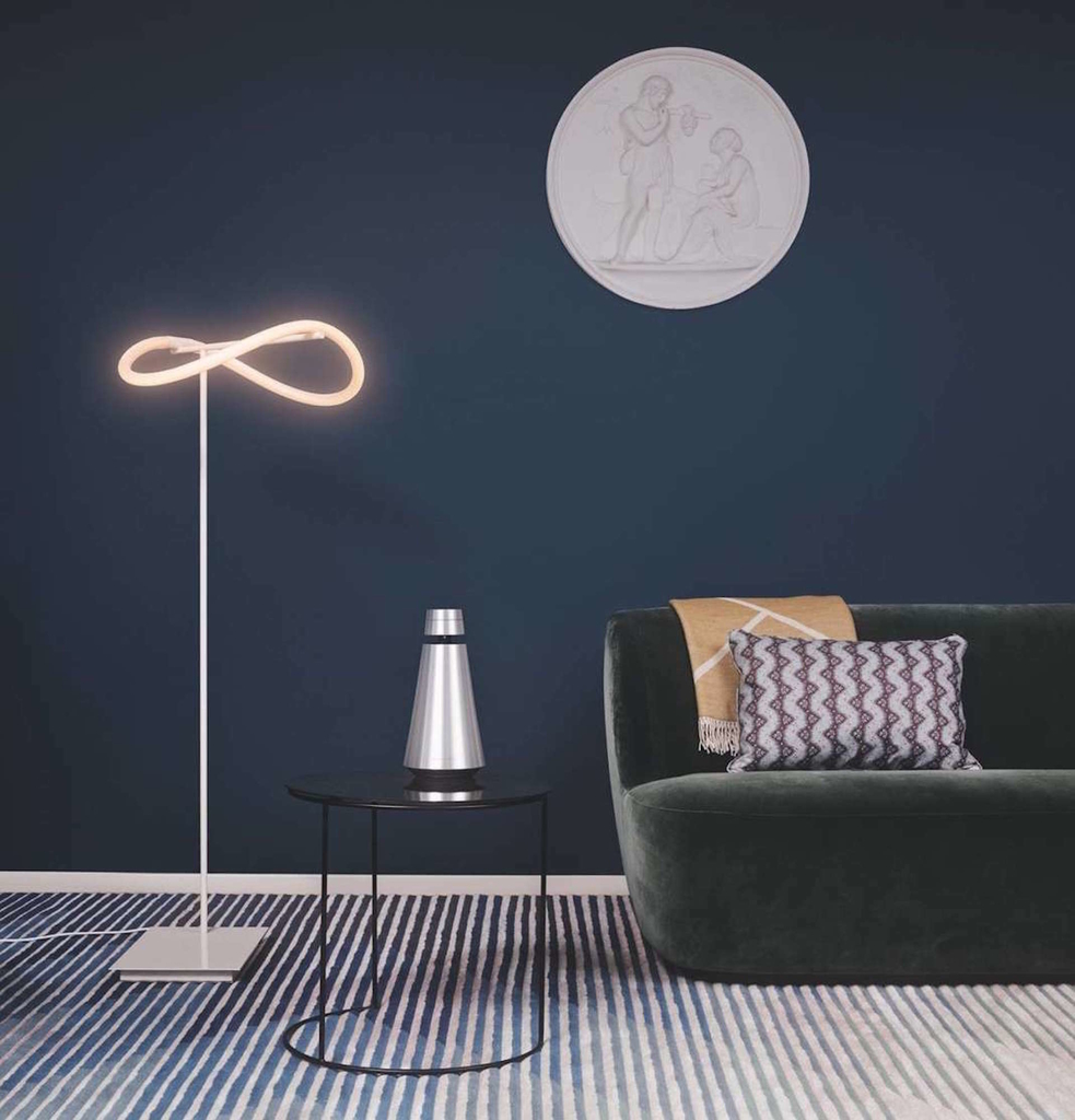 Image of Bang & Olufsen Beosound 1 l Cor Anthracite l Portable Wireless Wi-Fi and Bluetooth Speaker l Auto Falante Sem Fio Portátil 360º l Bateria de até 12 horas l Acoustic Lens Technology l WiFi & Bluetooth l Chromecast & Google Assistant Integrados l Compatível com Apple 2 & Spotify Connect l Recomendado para áreas de 10m² até 50m²