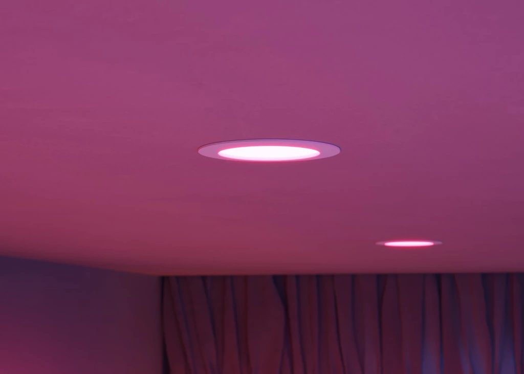 Philips Hue White and Color Ambiance Bluetooth , Slim Smart Downlight 5"/6" , ‎1200 Lumen , 3ª Geração - loja online