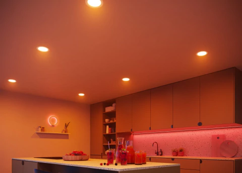 Philips Hue White and Color Ambiance Bluetooth | Dimmable LED Smart Retrofit Recessed Downlight 5/6" l 2ª Geração | Luminária Spot de Teto de Embutir l Fluxo Luminoso 1,100 lumens | Luminária Spot de Teto de Embutir | Compatível com a Alexa, Apple Homekit & Google Assistant | 4-Pack - Loja do Jangão - InterBros