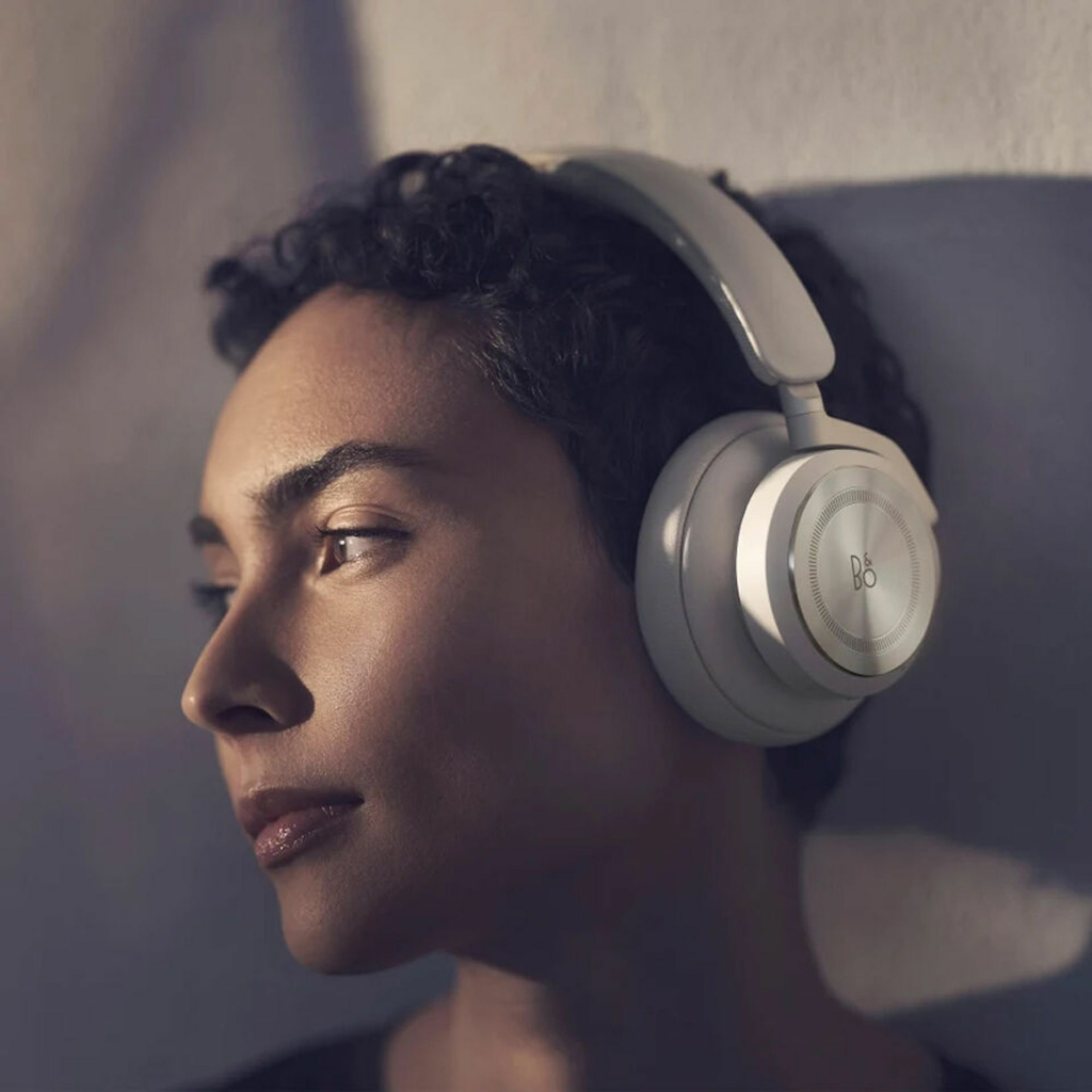 Image of Bang & Olufsen Beosound HX l Over-Ear Headphones l Noise-Canceling Wireless l Cancelamento de ruído ativo adaptativo l Modo de transparência l Até 40 horas de bateria l Até 12 metros de alcance l Escolha a cor