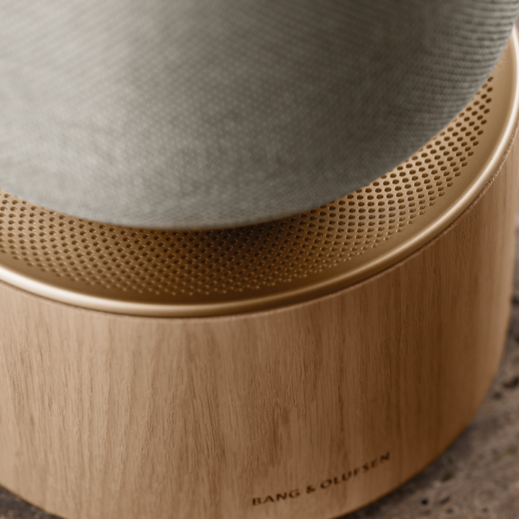 Imagen de Bang & Olufsen Beosound Balance, OAK , Wireless Smart 360º Speaker, Poderoso Som de 850W , Recomendado para áreas de 10m² até 80m²