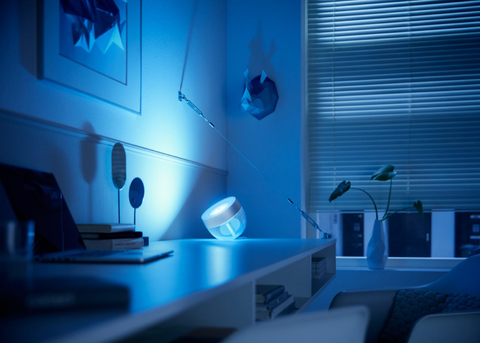 Imagem do Philips Hue Iris l Limited Edition Silver l White and Color Ambiance l Bluetooth Table Lamp Smart Lighting l 2ª Geração l Luminária de Mesa e Piso l Compatível com Alexa, Apple Homekit & Google Assistant | Funciona com Bluetooth e/ou com a Hue Bridge