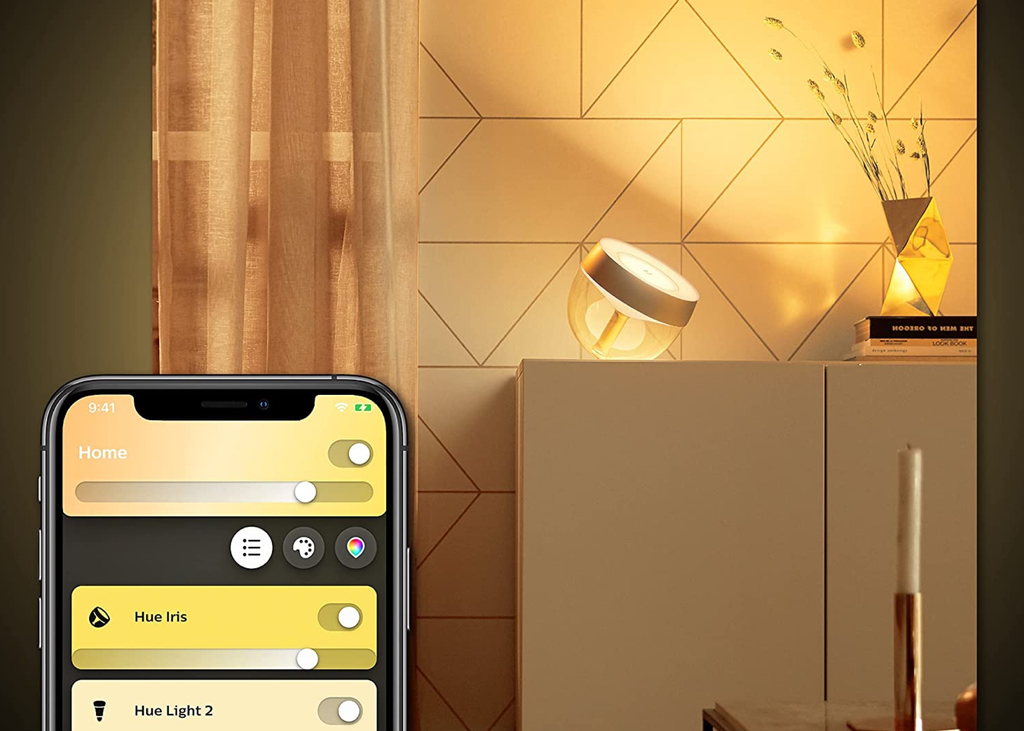 Image of Philips Hue Iris l Limited Edition Gold l White and Color Ambiance l Bluetooth Table Lamp Smart Lighting l 2ª Geração l Luminária de Mesa e Piso l Compatível com Alexa, Apple Homekit & Google Assistant | Funciona com Bluetooth e/ou com a Hue Bridge