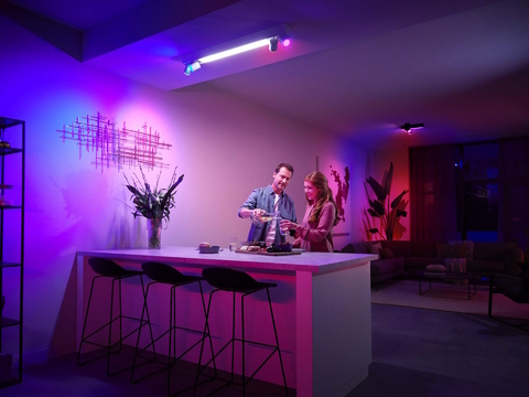 Philips Hue White & Color Ambiance Centris l Smart 4-Spots Ceiling Bar l Luminária de Teto l Ajuste cada Luz Individualmente l Poderoso Fluxo Luminoso 4.200 lumen l Compatível com Alexa, Apple Homekit & Google Assistant | Funciona com Bluetooth e/ou com a Hue Bridge en internet