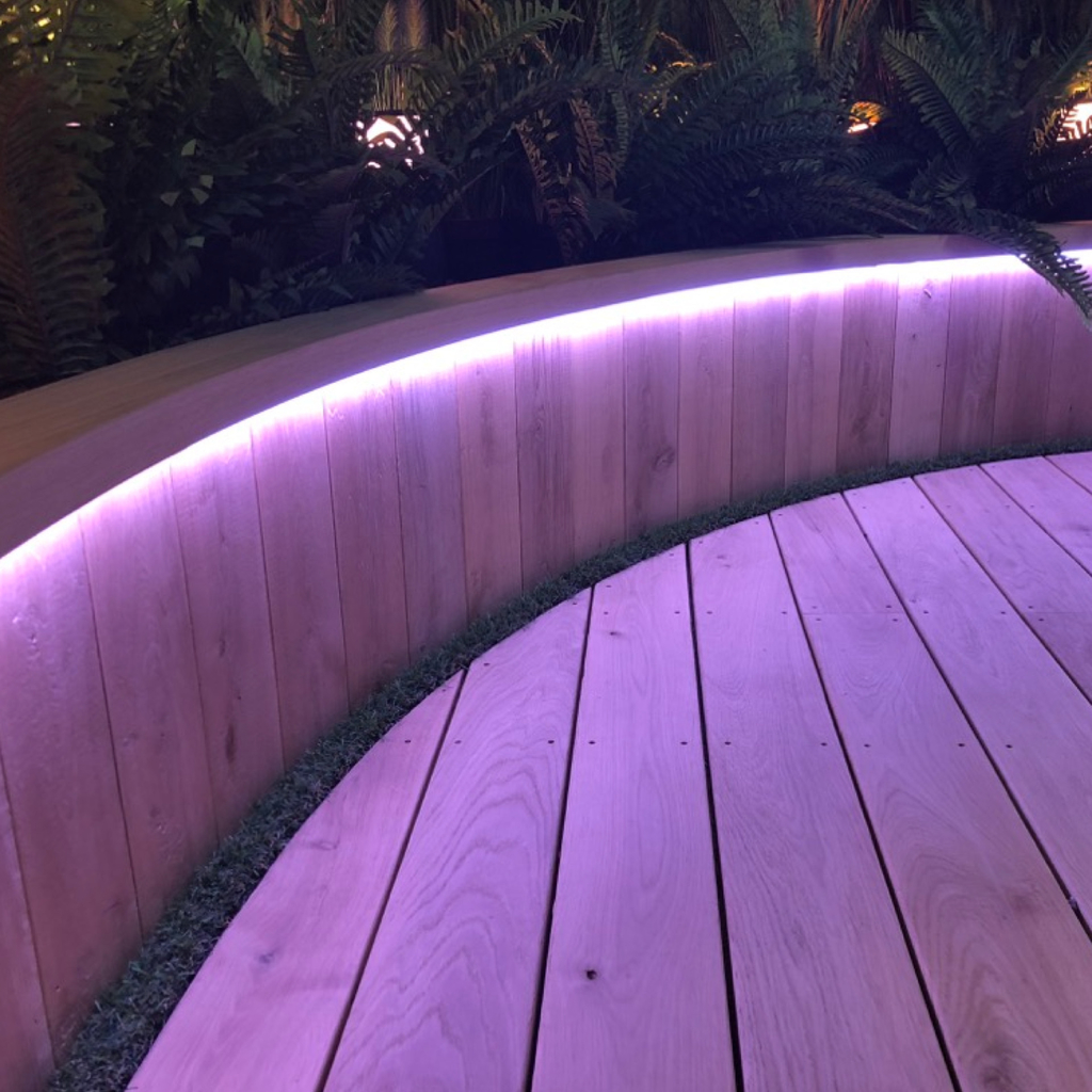 Philips Hue White & Color Ambiance Outdoor Smart LightStrip l Fita de Led Outdoor 2 mts l 2ª Geração l + Sensor de Movimento l Fluxo Luminoso 850 lumen l Compatível com a Alexa, Apple Homekit & Google Assistant | Requer Hue Bridge - loja online