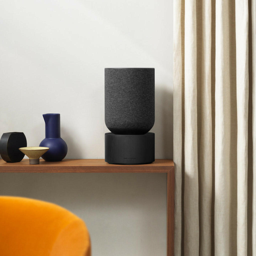 Bang & Olufsen Beosound Balance, Black Oak , Wireless Smart 360º Speaker, Poderoso Som de 850W , Recomendado para áreas de 10m² até 80m² en internet