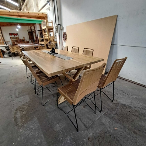 MESA DE PETIRIBI PATAS X + SILLAS TULUM