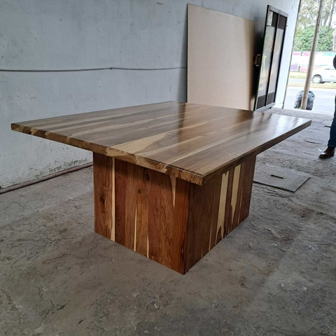 MESA DE GUAYUBIRA PATA RECTANGULAR