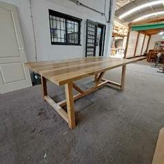 MESA DE PETIRIBI PATAS CABALLETE en internet