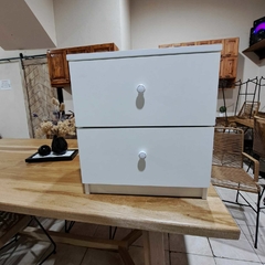 MESA DE LUZ CON CAJONES OCULTOS - comprar online