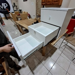 MESA DE LUZ CON CAJONES OCULTOS