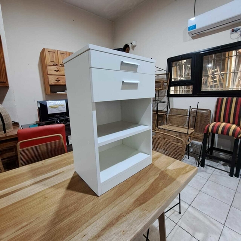 MESA DE LUZ EN MELAMINA