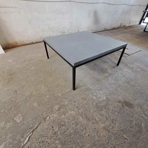 MESA RATONA EN MICROCEMENTO