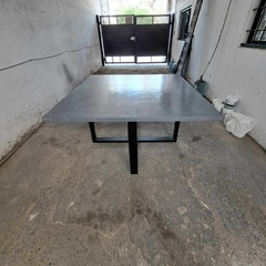 MESA CUADRADA DE MICROCEMENTO - Muebles Priscob