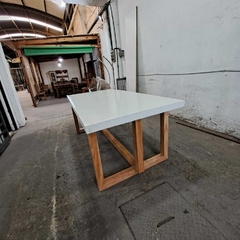 Imagen de MESA DE MICROCEMENTO PATAS DE PARAISO