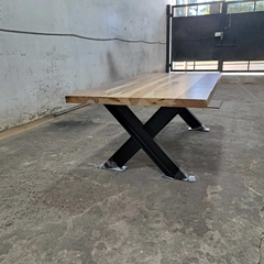 MESA RATONA EN PETIRIBI PATAS DE HIERRO - Muebles Priscob