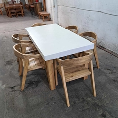 MESA DE MICROCEMENTO + SILLAS COLONIALES - Muebles Priscob