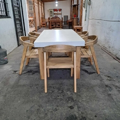 Imagen de MESA DE MICROCEMENTO + SILLAS COLONIALES