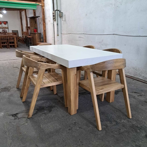 MESA DE MICROCEMENTO + SILLAS COLONIALES