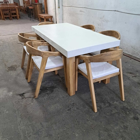 MESA DE MICROCEMENTO + SILLAS COLONIALES + ALMOHADONES