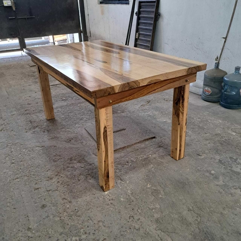 MESA ESTILO CAMPO DE GUAYUBIRA