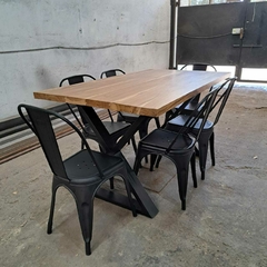 MESA DE PETIRIBI PATAS X + SILLAS TOLIX en internet