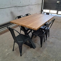 MESA DE PETIRIBI PATAS X + SILLAS TOLIX - comprar online