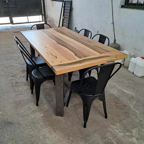 MESA DE GUAYUBIRA BETA CRUZADA + SILLAS TOLIX