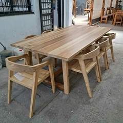 MESA DE PETIRIBI + SILLAS COLONIALES