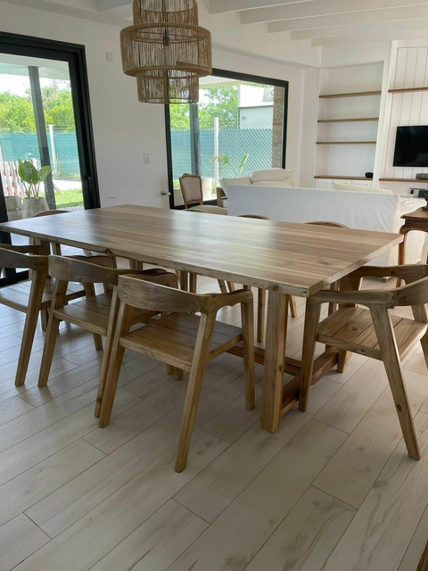 MESA DE PETIRIBI + SILLAS COLONIALES