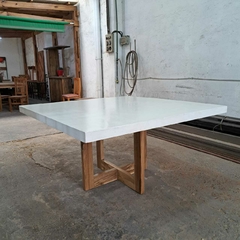 MESA DE MICROCEMENTO CUADRADA en internet