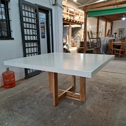 MESA DE MICROCEMENTO CUADRADA